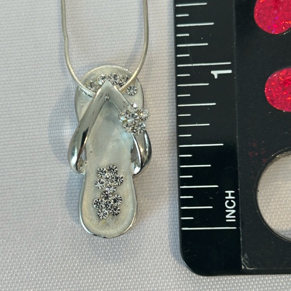 MUST SEE!!! 🩴 BN Silver Flop Flip with Clear Stones - Picture 11 of 14